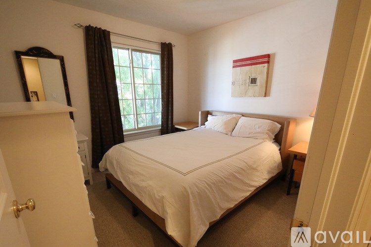 228 South Golden Drive 3 Beds Townhouse for Rent - Photo Gallery 10