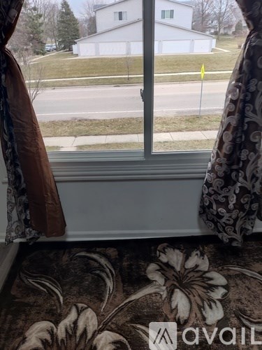 470 Echo Lane 2 Beds Apartment for Rent - Photo Gallery 3