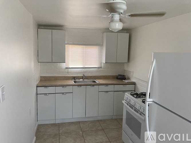 549 W Wickenburg Way 1 Bed Apartment for Rent - Photo Gallery 12