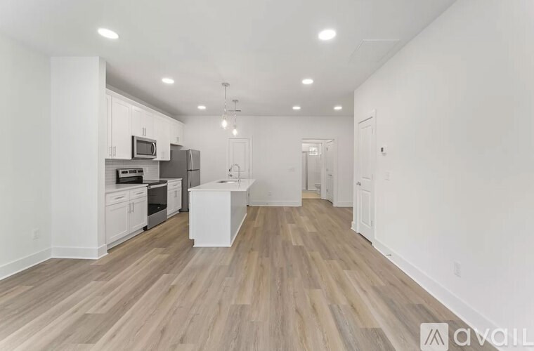 700 N Dupont Ave 3 Beds Apartment for Rent - Photo Gallery 1