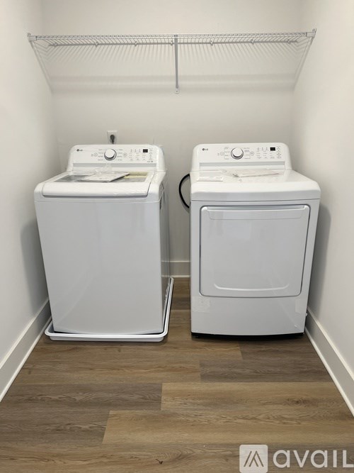 700 N Dupont Ave 3 Beds Apartment for Rent - Photo Gallery 2