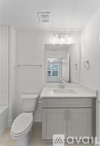 700 N Dupont Ave 3 Beds Apartment for Rent - Photo Gallery 16