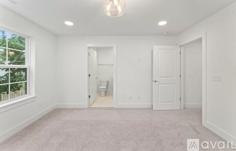 700 N Dupont Ave 3 Beds Apartment for Rent - Photo Gallery 18