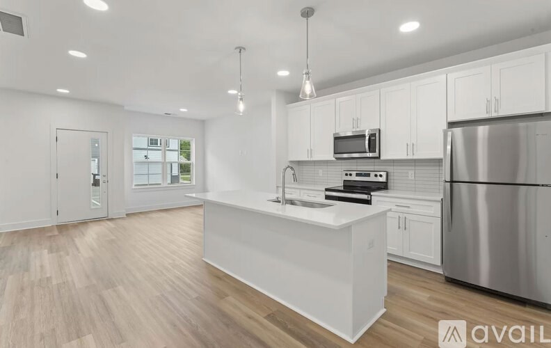 700 N Dupont Ave 3 Beds Apartment for Rent - Photo Gallery 9