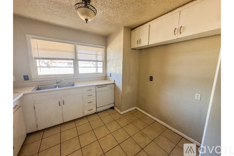 2805 53rd St 3 Beds Single Family Home for Rent - Photo Gallery 3