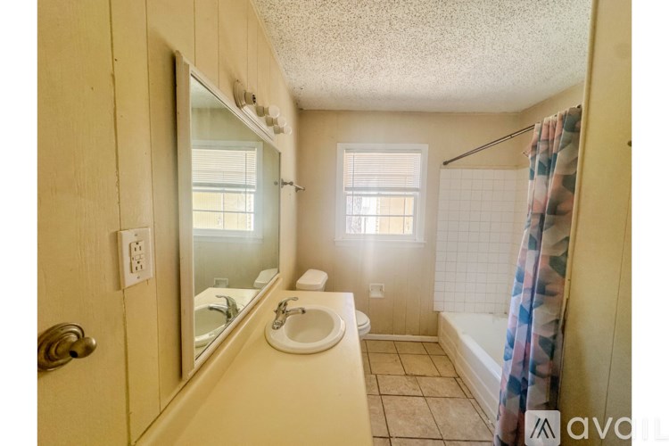 2805 53rd St 3 Beds Single Family Home for Rent - Photo Gallery 7