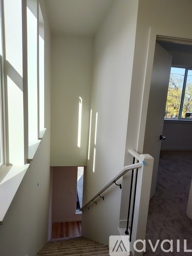 4260 NE Going St 2 Beds Single Family Home for Rent - Photo Gallery 7