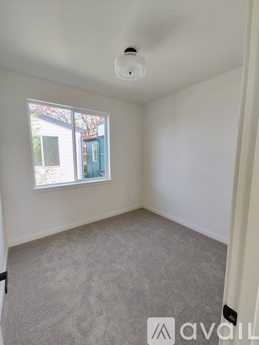 4260 NE Going St 2 Beds Single Family Home for Rent - Photo Gallery 9