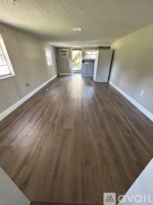 218 Floral Ave 1 Bed Apartment for Rent - Photo Gallery 3