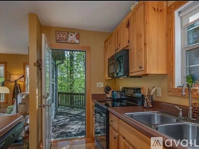 50 Glen Echo Circle 2 Beds Single Family Home for Rent - Photo Gallery 3