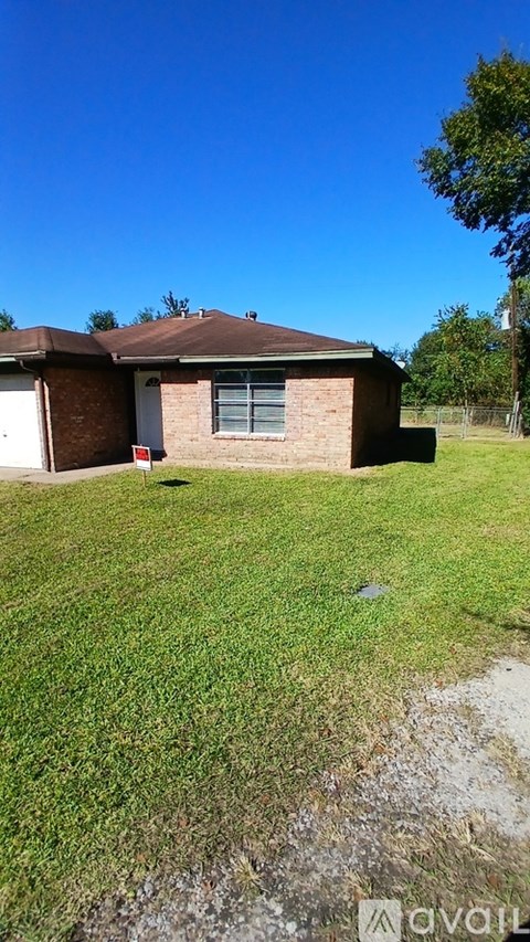 23 Parkland Cir 3 Beds Apartment for Rent