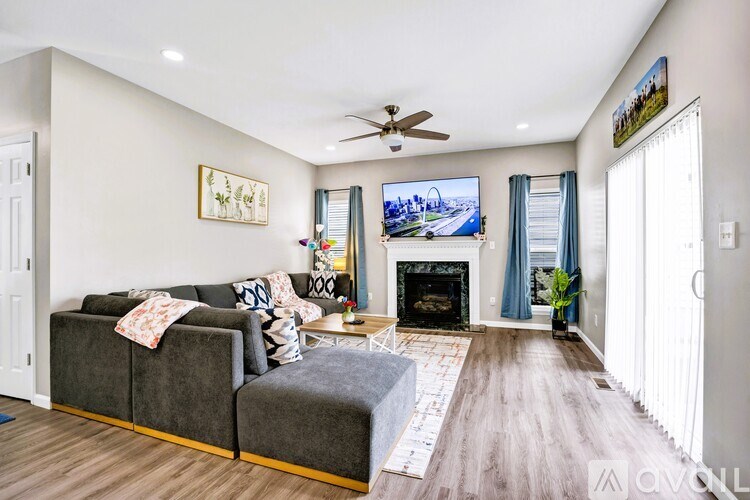 3909 Lafayette Avenue 4 Beds Single Family Home for Rent - Photo Gallery 1