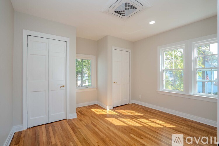 135 Main Street 2 Beds Apartment for Rent - Photo Gallery 7