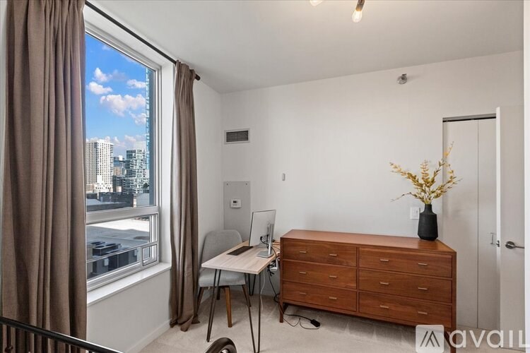 330 W Grand Ave 2 Beds Condo for Rent - Photo Gallery 7