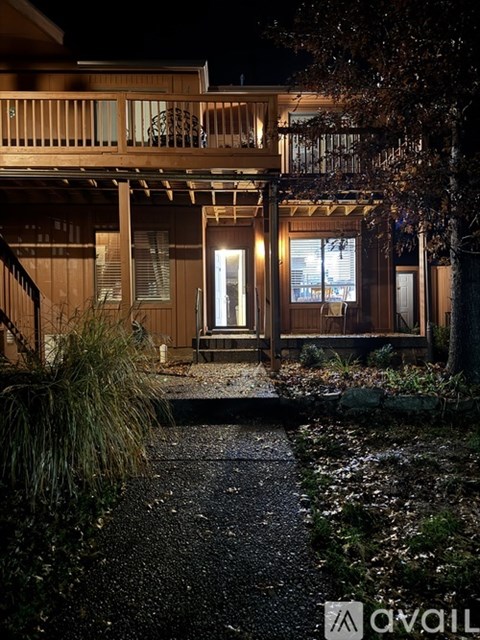 489 Piping Rock Road 2 Beds Apartment for Rent