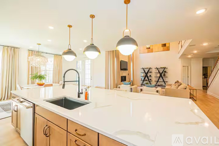 Glenn Dale Blvd 7 Beds Single Family Home for Rent - Photo Gallery 14