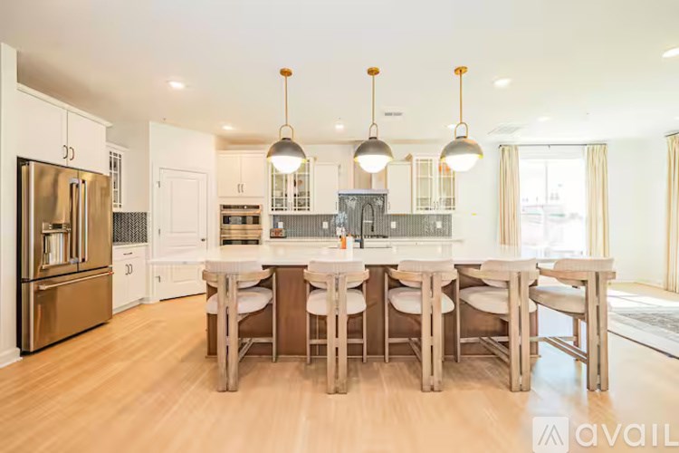 Glenn Dale Blvd 7 Beds Single Family Home for Rent - Photo Gallery 15