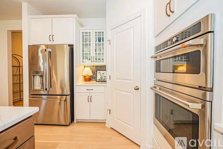 Glenn Dale Blvd 7 Beds Single Family Home for Rent - Photo Gallery 16