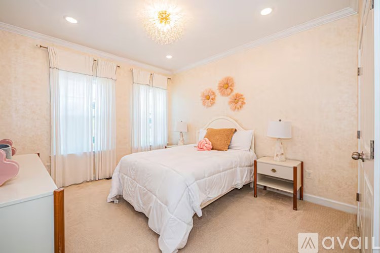 Glenn Dale Blvd 7 Beds Single Family Home for Rent - Photo Gallery 29