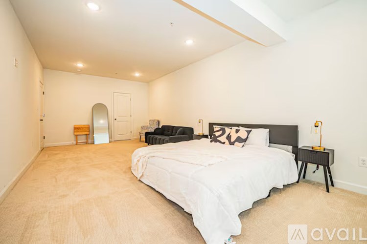 Glenn Dale Blvd 7 Beds Single Family Home for Rent - Photo Gallery 38