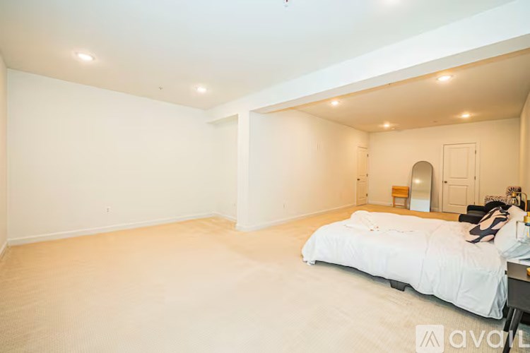 Glenn Dale Blvd 7 Beds Single Family Home for Rent - Photo Gallery 39