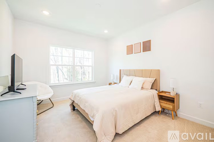 Glenn Dale Blvd 7 Beds Single Family Home for Rent - Photo Gallery 5