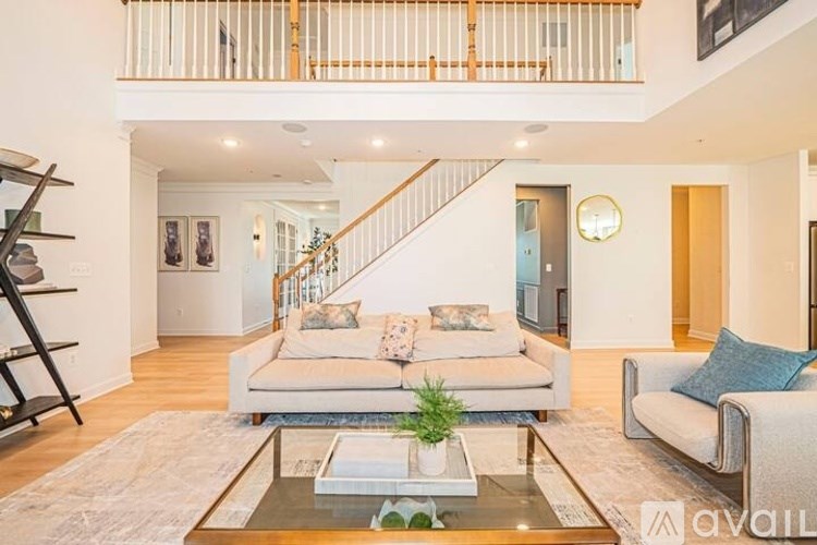 Glenn Dale Blvd 7 Beds Single Family Home for Rent - Photo Gallery 6