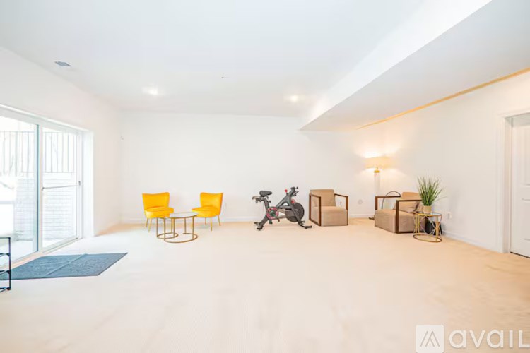 Glenn Dale Blvd 7 Beds Single Family Home for Rent - Photo Gallery 7