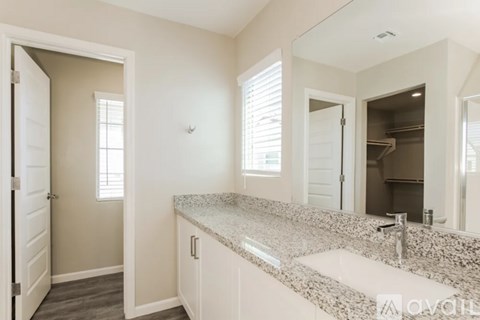 5022 North 189th Glen 4 Beds Single Family Home for Rent - Photo Gallery 7