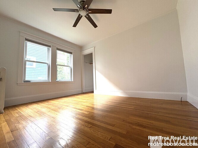 63 Newport St 3 Beds Apartment for Rent - Photo Gallery 6