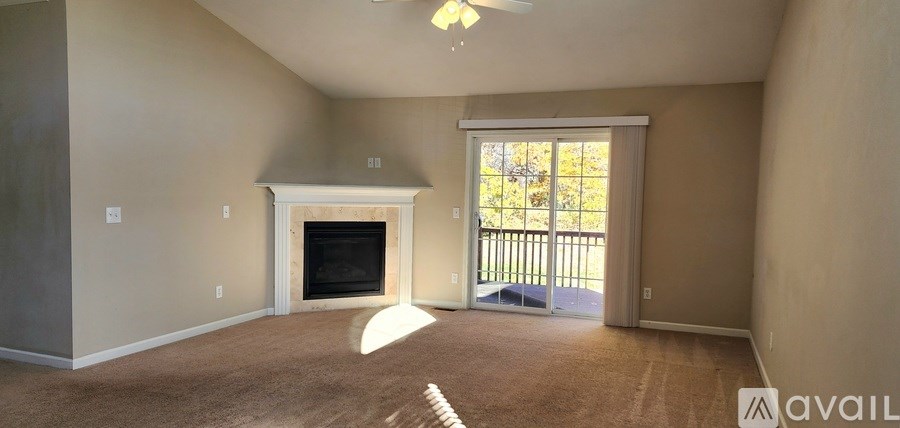 162 Slindes Wood Circle 2 Beds Townhouse for Rent - Photo Gallery 6
