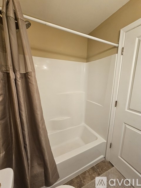 90 Coachman Circle 2 Beds Apartment for Rent