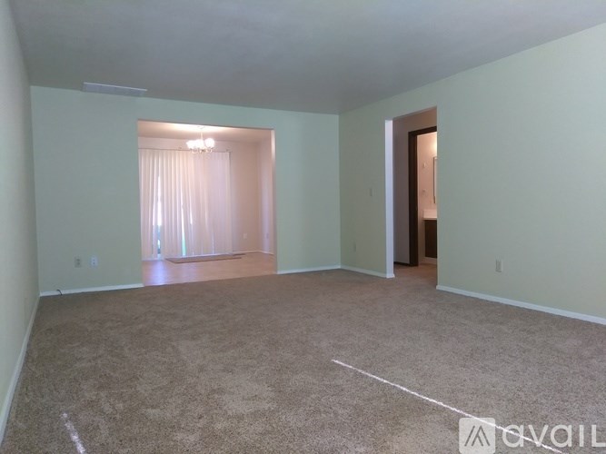 5555 N Millrun Ave 2 Beds Single Family Home for Rent - Photo Gallery 8