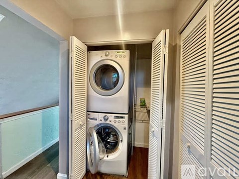 197 Lake St 2 Beds Townhouse for Rent - Photo Gallery 15