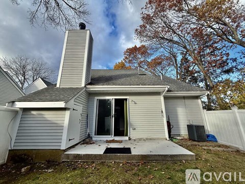 197 Lake St 2 Beds Townhouse for Rent - Photo Gallery 17