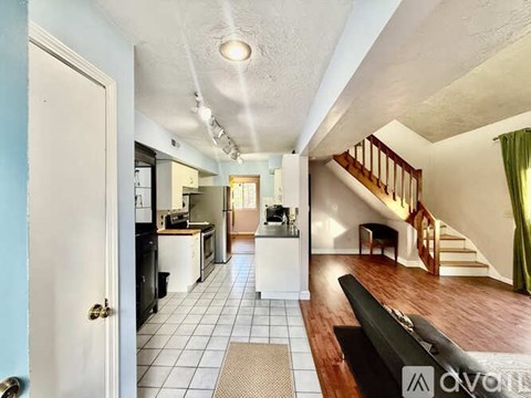 197 Lake St 2 Beds Townhouse for Rent - Photo Gallery 4
