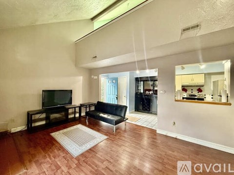 197 Lake St 2 Beds Townhouse for Rent - Photo Gallery 7