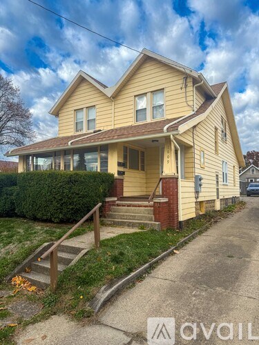 1609 Salem Ave 2 Beds Apartment for Rent