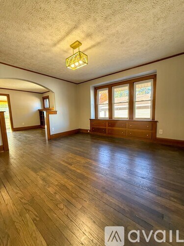 1609 Salem Ave 2 Beds Apartment for Rent - Photo Gallery 6