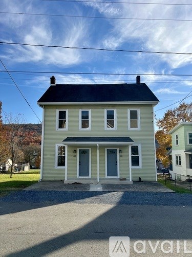 425 Center St 3 Beds Apartment for Rent