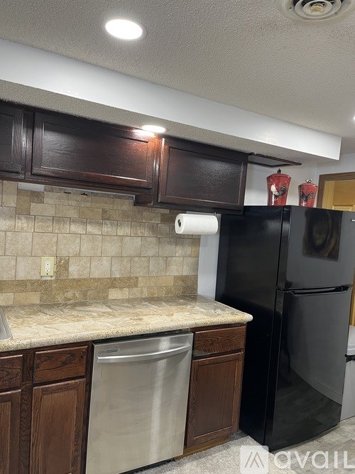 5652 Ozark Avenue North 2 Beds Single Family Home for Rent - Photo Gallery 12