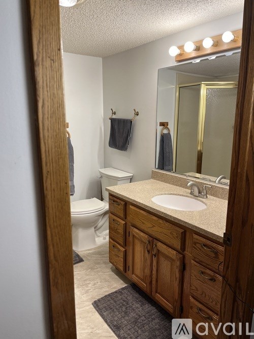 5652 Ozark Avenue North 2 Beds Single Family Home for Rent - Photo Gallery 8