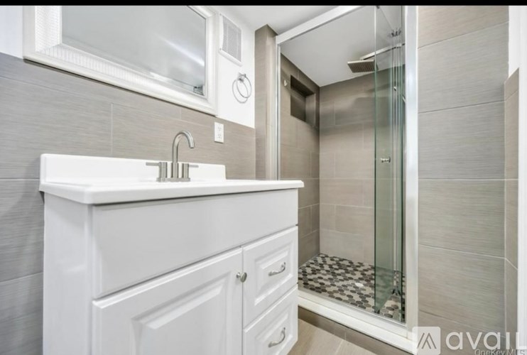 209 Central Avenue 3 Beds Apartment for Rent - Photo Gallery 3