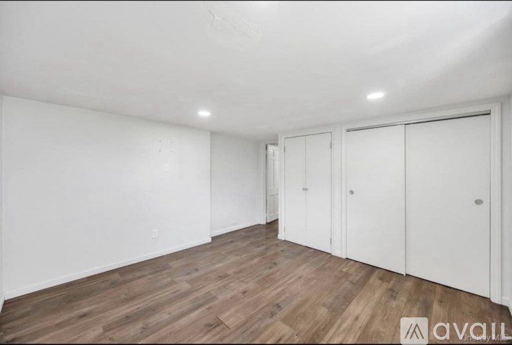 209 Central Avenue 3 Beds Apartment for Rent - Photo Gallery 5