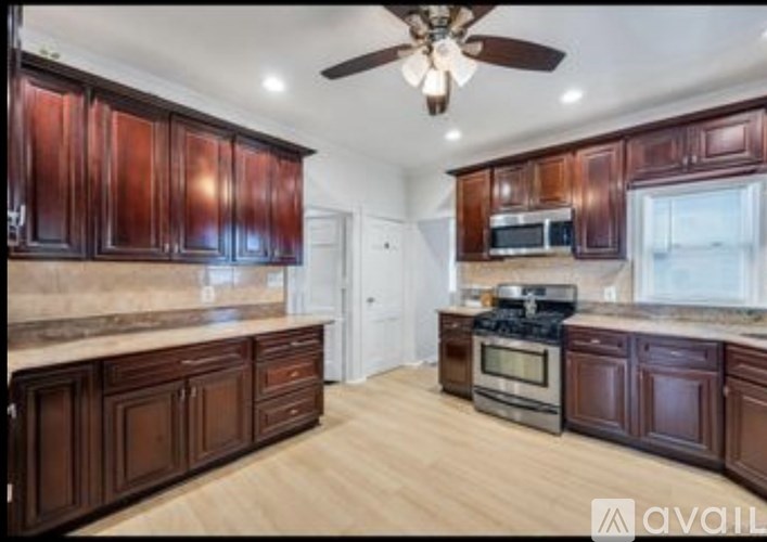 209 Central Avenue 3 Beds Apartment for Rent - Photo Gallery 8