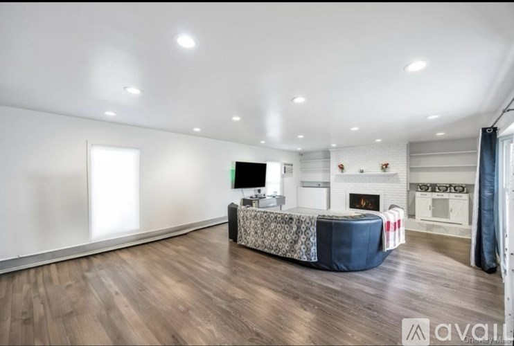 209 Central Avenue 3 Beds Apartment for Rent - Photo Gallery 9