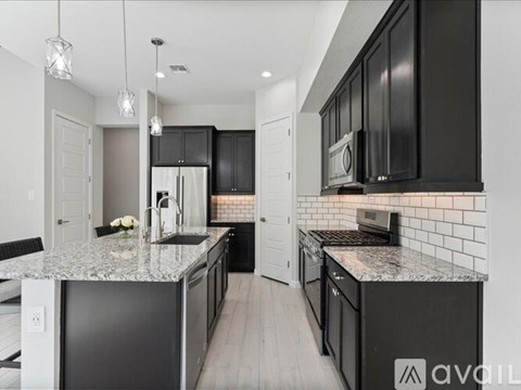 5053 E Anderson Dr 4 Beds Townhouse for Rent - Photo Gallery 3