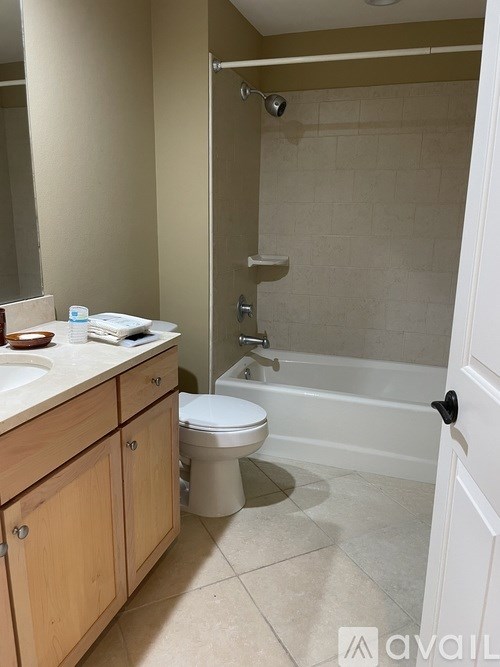 415 East Romana Street Unit 205 1 Bed Single Family Home for Rent - Photo Gallery 1