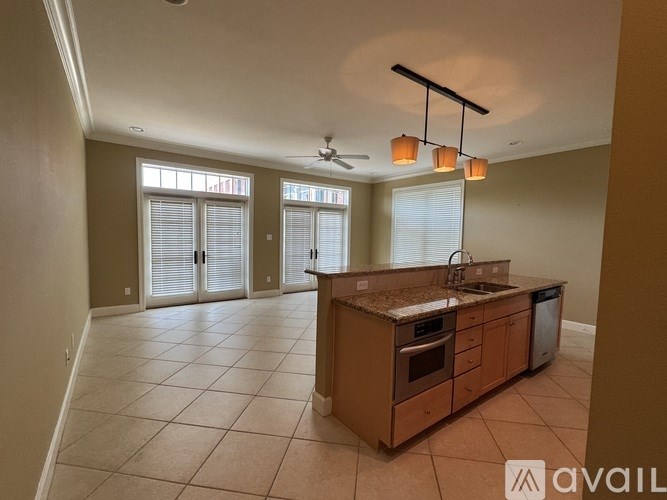 415 East Romana Street Unit 205 1 Bed Single Family Home for Rent - Photo Gallery 2