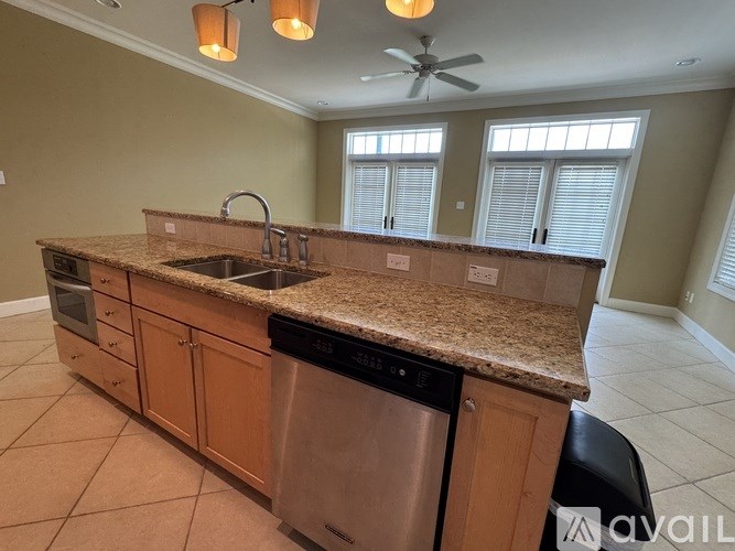 415 East Romana Street Unit 205 1 Bed Single Family Home for Rent - Photo Gallery 6